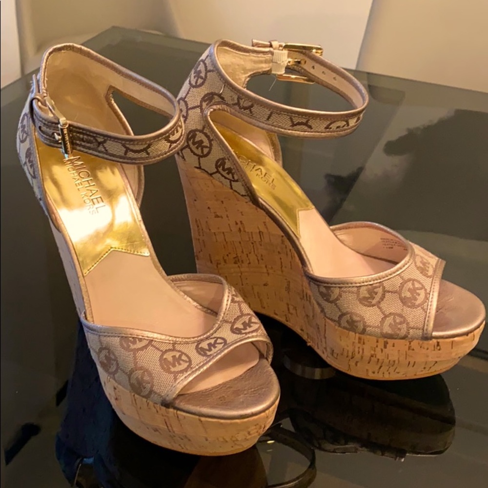 MK wedges